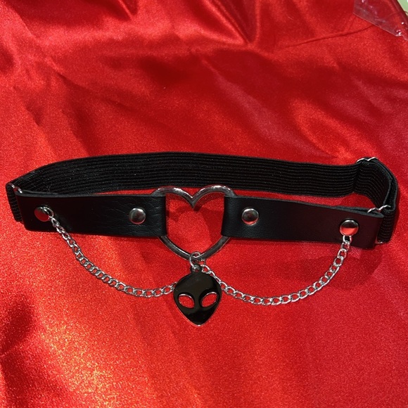 I ❤️ Alien Garter - Picture 1 of 10